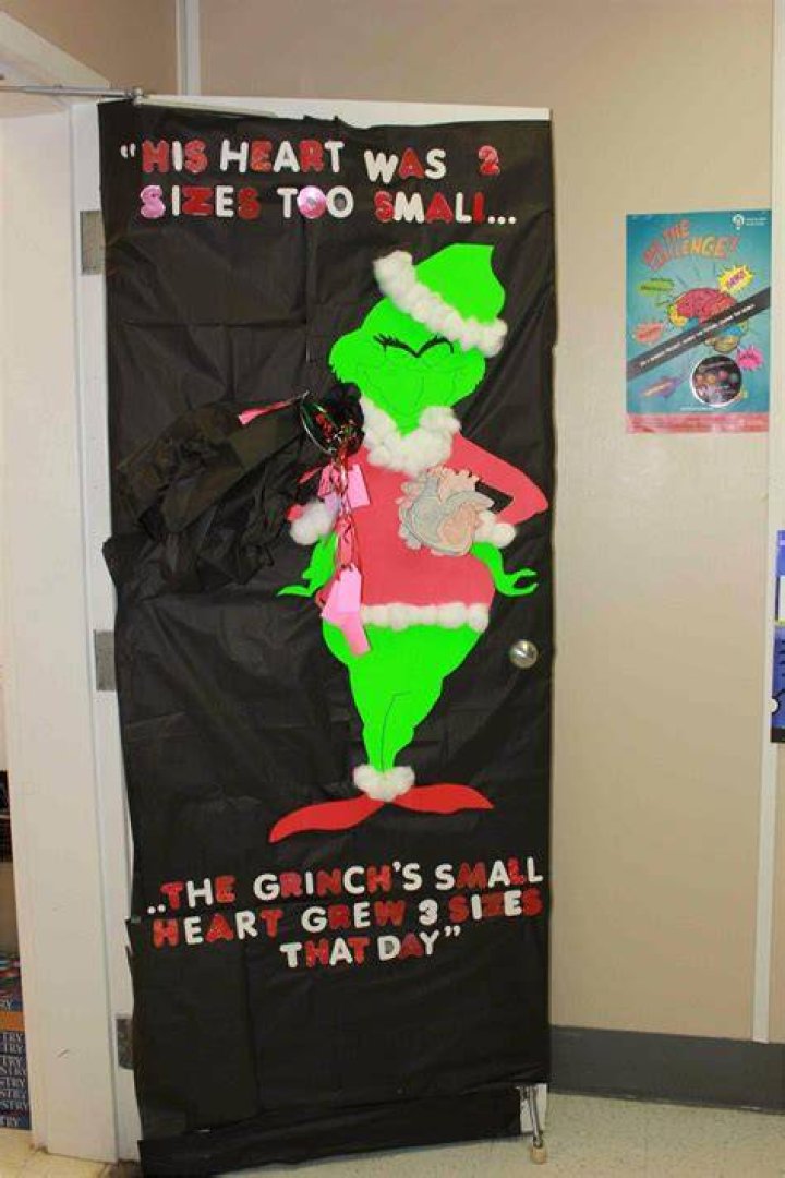 10 Amazing Funny Christmas Door Decorating Contest Ideas 2024