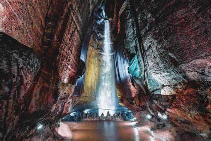 10 Photos Of Ruby Falls, Tennessee's Underground Cave, That'll Leave