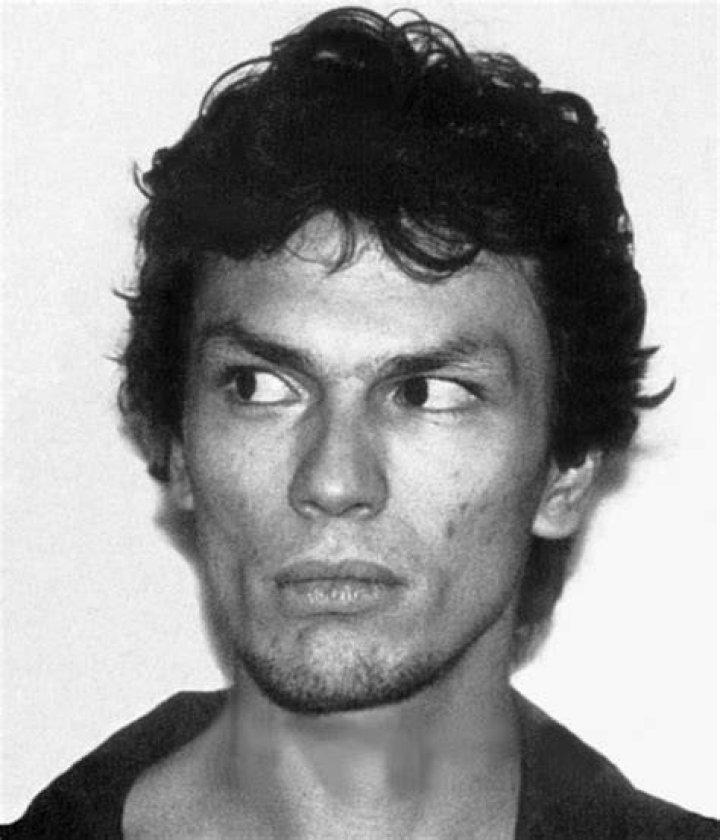 12 Notorious Killers Who Found Love And Married While In Prison