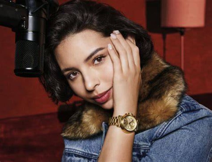 &Aacute;ngela Aguilar se une a la tendencia braless en los Latin Grammy 2022