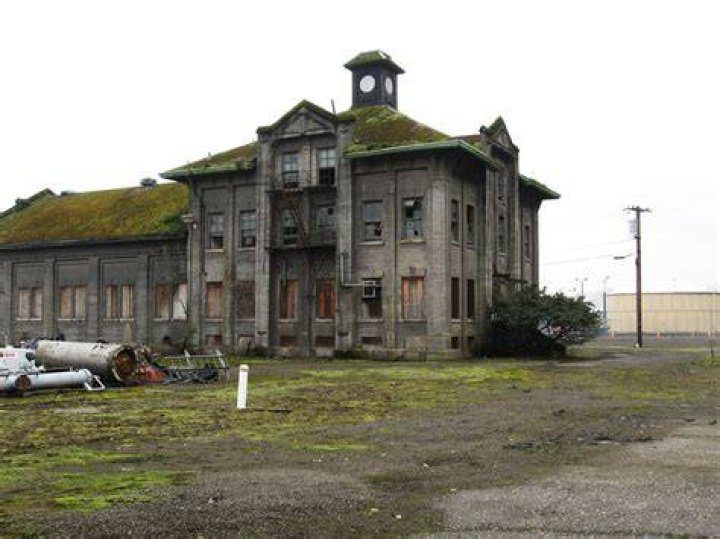 Abandoned stone building Near St. John's Bridge. Did some &hellip; Flickr