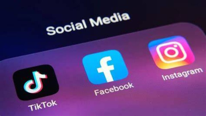 acemetaphor Twitter, Instagram, Facebook, TikTok Linktree