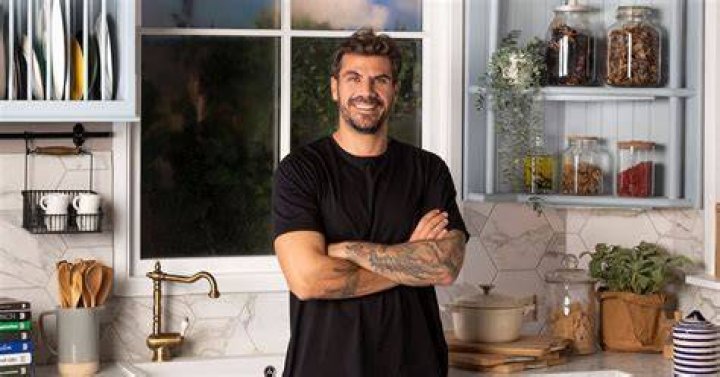 Akis Petretzikis Shares Photo With Partner Konstantina Papamichael On