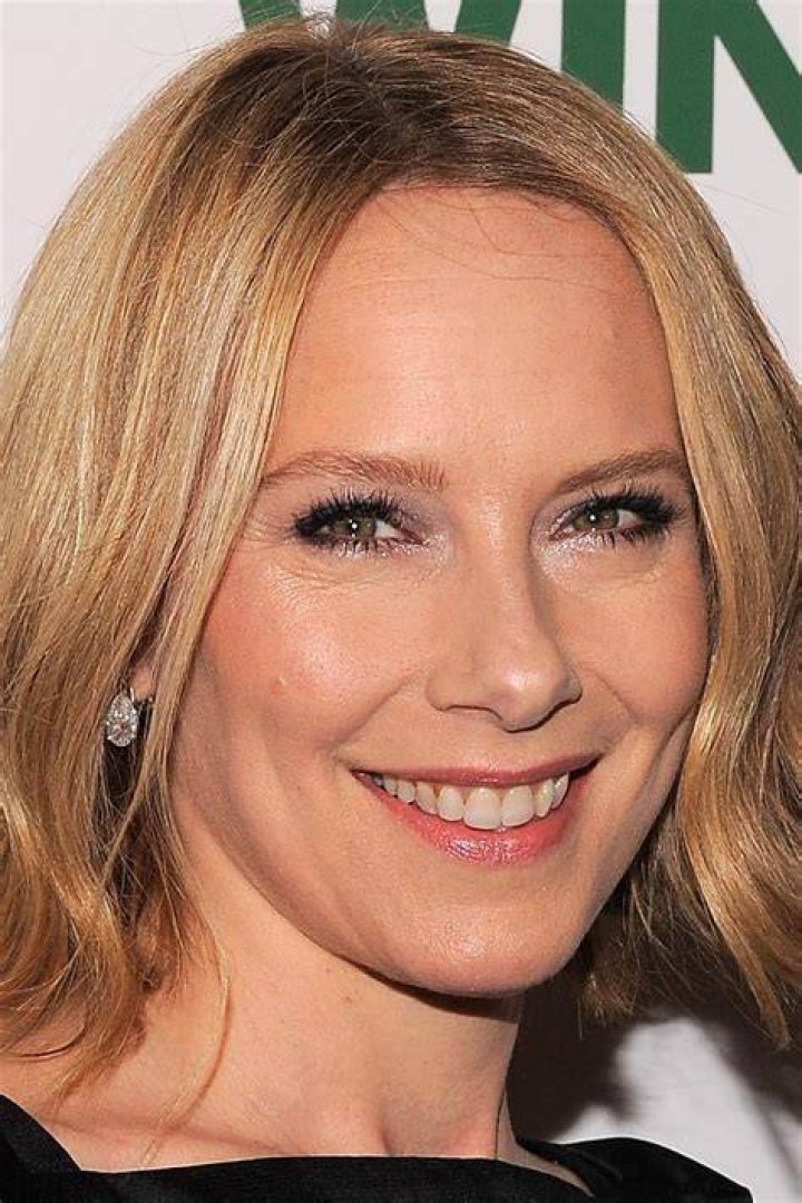 Amy Ryan's Sweet Family Life with Husband and Daughter
