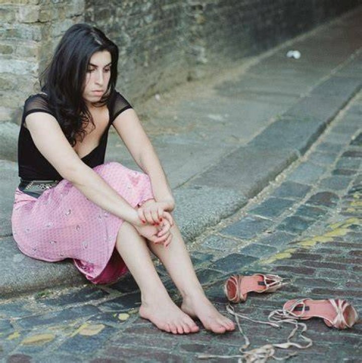 Amy Winehouse Feet (50 photos)