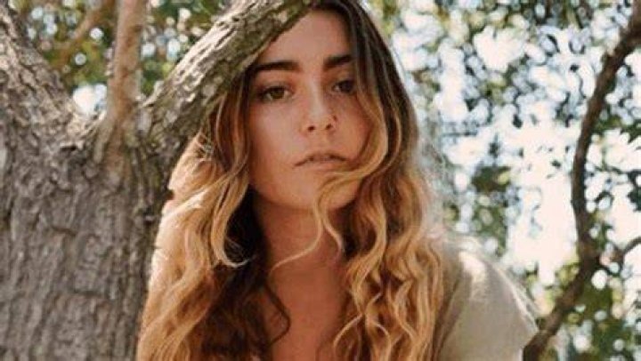Angelina Nicolle YouTube