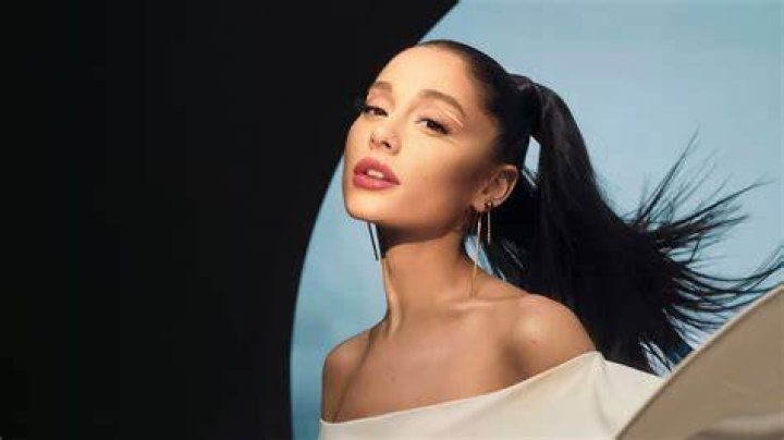 Ariana Grande HD wallpaper Wallpaper Flare