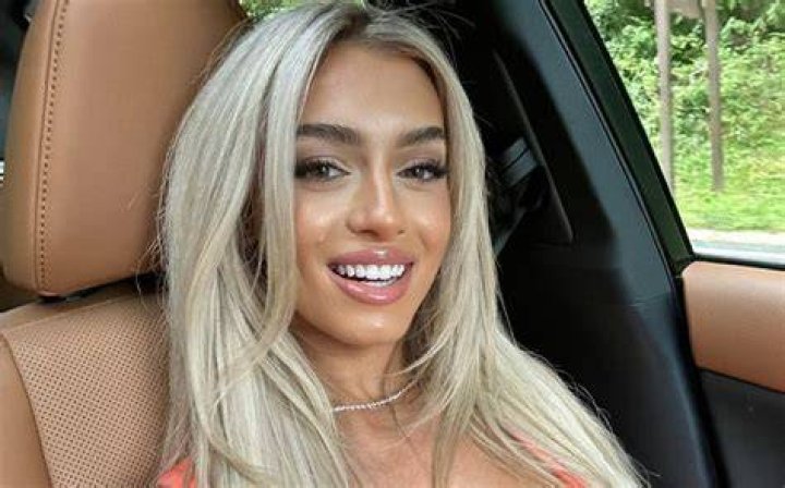 Athena Pariss Bio, Age, Height, Wiki Models Biography