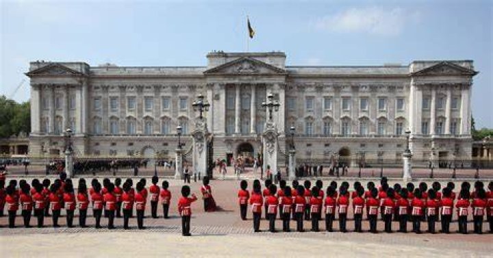 Bells Ringing At Buckingham Palace 2024 Uk Bobbe Marinna
