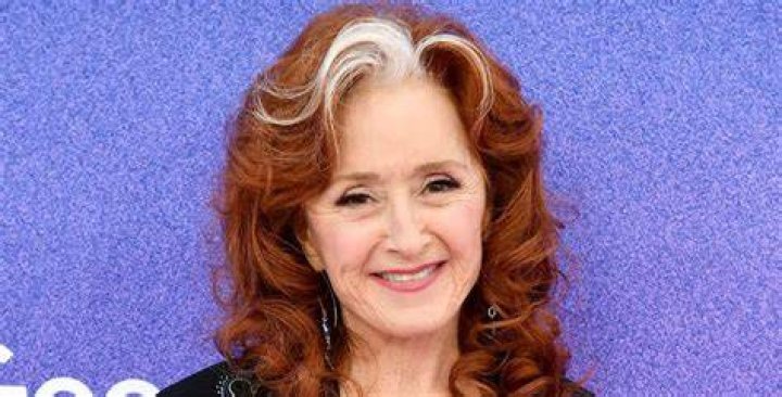 Bonnie Raitt Height How Tall Is Bonnie Raitt?
