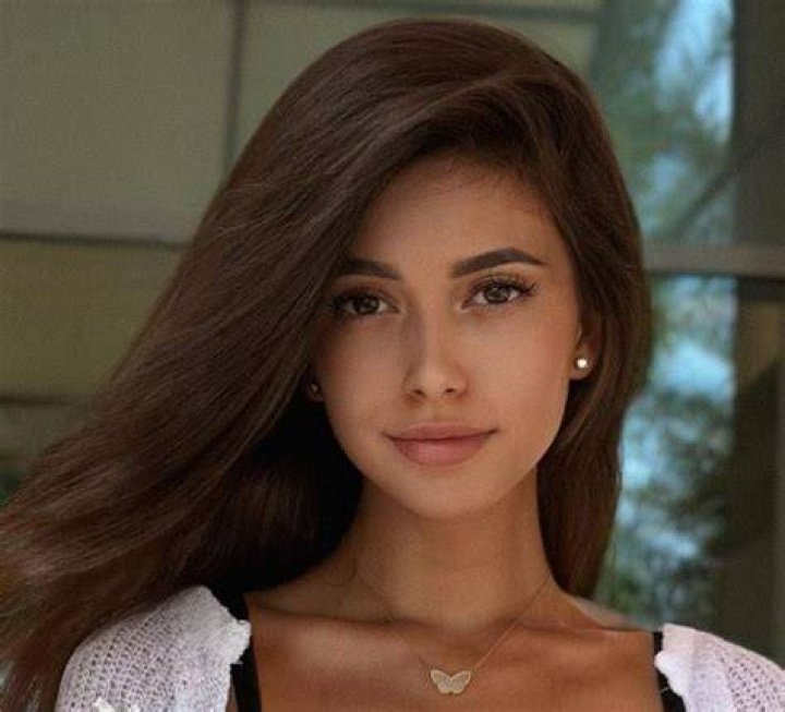 Cristy Ren Biography, Age, Career, Boyfriend, Parents, Model, Net worth