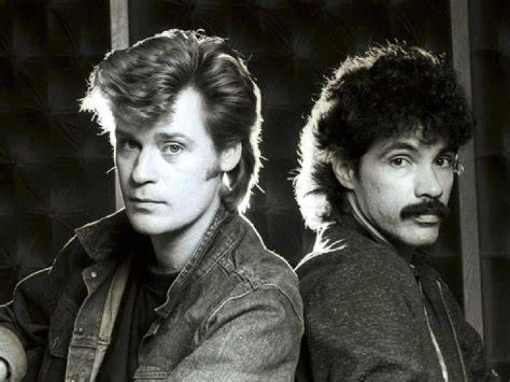 Daryl Hall And John Oates 01 Romeo Is Bleeding YouTube