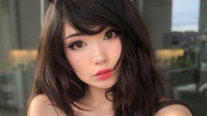 Emiru shares her "candid" opinion about Mizkif's One True King