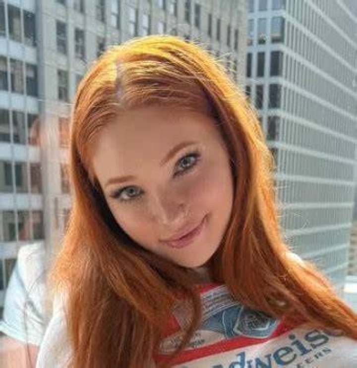 Evelyn Linchen Press the button for a pure butter🧈