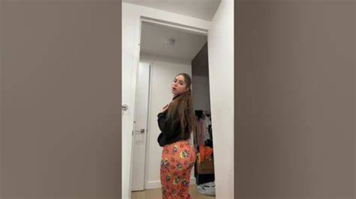 exotichabibi tiktok dance big booty friends shorts herloss 