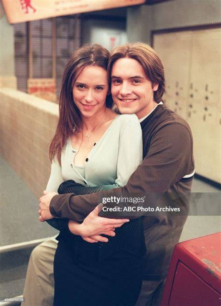Exploring The Connection Between Jennifer Love Hewitt And Will Friedle