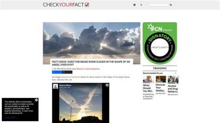 FACT CHECK Does This Photograph Show Donald Trump at a KKK Cross Burning?