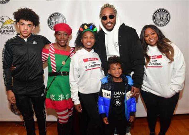 Future kids how many does he have and who are the mothers of his