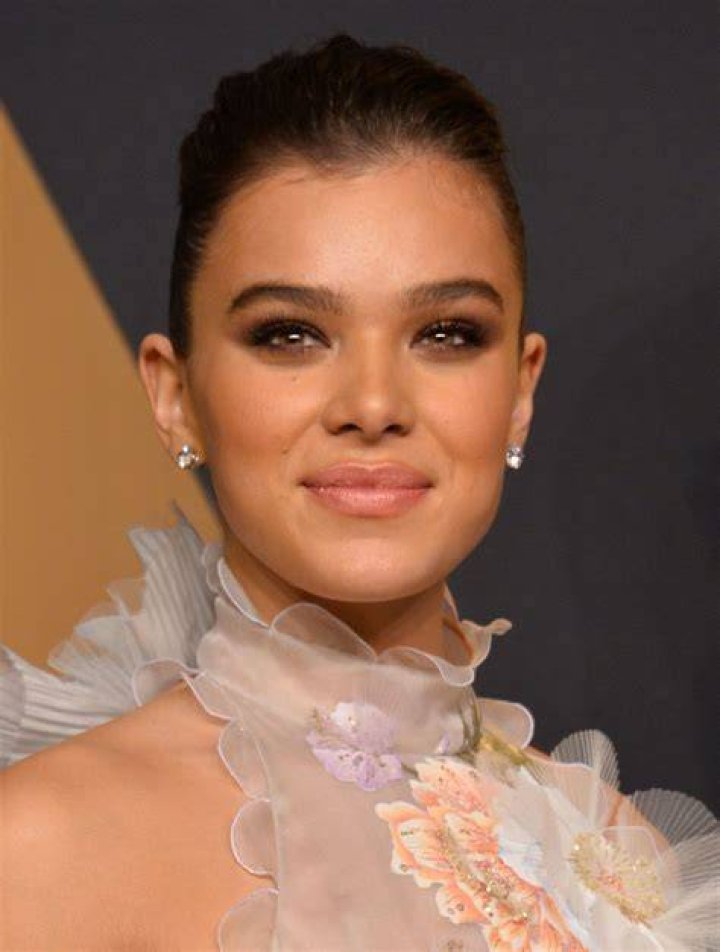 hailee steinfeld Hailee steinfeld, Steinfeld, Jodie sweetin bikini