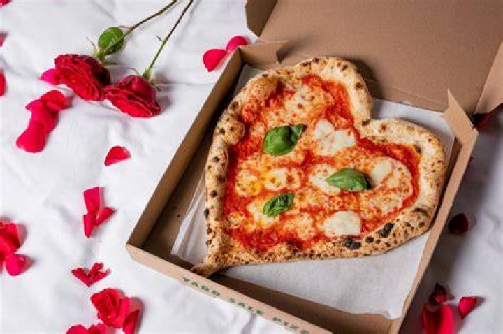 HeartShaped Pizzas Celebrate Valentine's Day With These Epic Pizzas