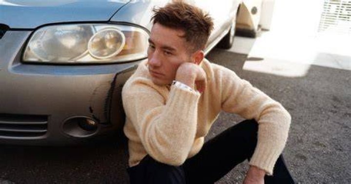 How many times has Barry Williams been married to? Meet Barry Williams