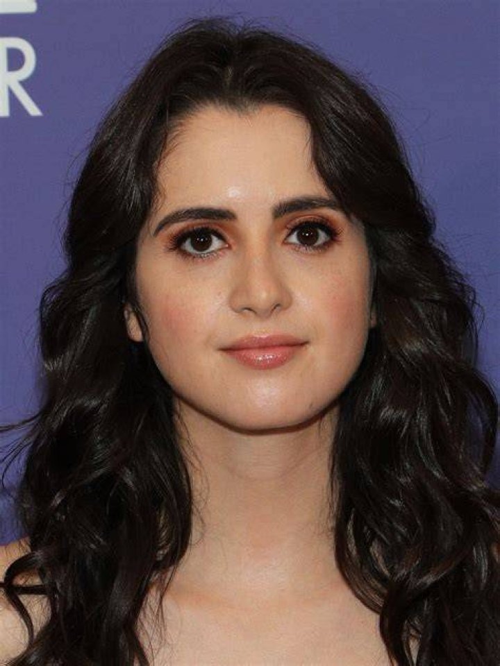 Is Laura Marano Single? Exes, Current Boyfriend, More J14