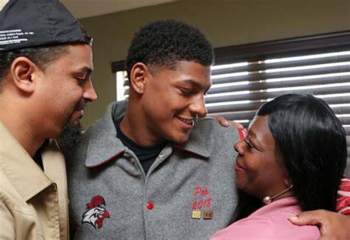 Isaih Pacheco family tragedy to lead Vineland's football team