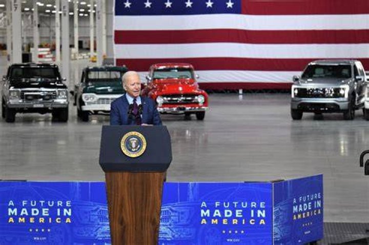 Joe Biden goes vroom vroom in electric Hummer