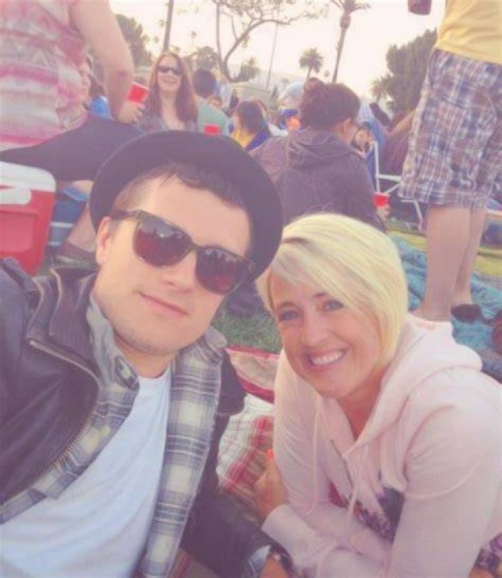 Josh on His Famous ExGirlfriends I Don't Dating Your Costars! E! News