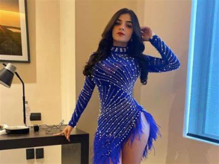 Karely Ruiz y "Mona" roban suspiros con sus atractivas fotos para