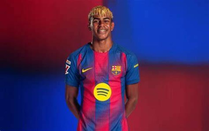 Lamine Yamal, youngest FC Barcelona starter ever
