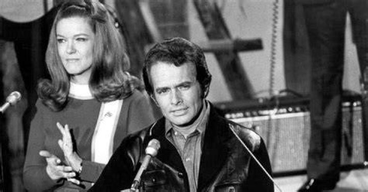 Merle Haggard and Bonnie Owens A 51year love story that transcended marriage and divorce