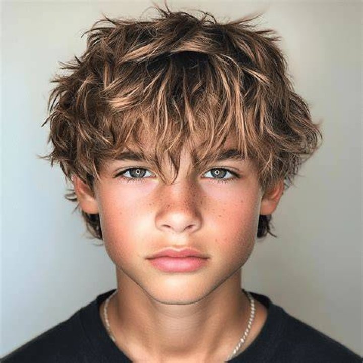 Messy Hair Boy, Boys With Curly Hair, Brown Hair Male, Men Haircut