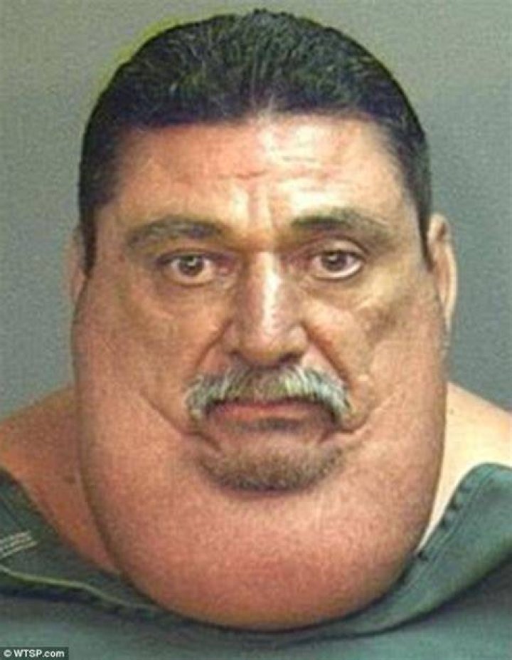 Mugshot of Man with Extremely Wide Neck Goes Viral