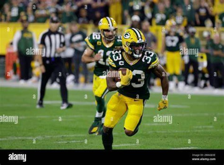 Packers Running Back Aaron Jones Is Different The Touchdown
