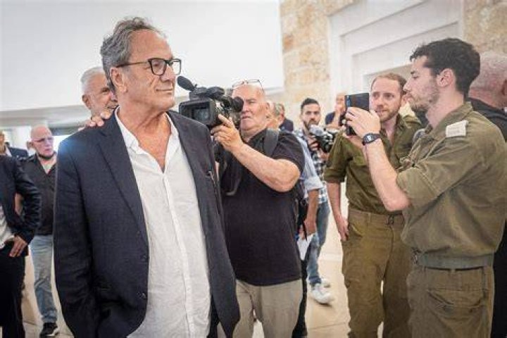 Palestinian filmmaker shares Israel's brutal bombing of hospital, 800