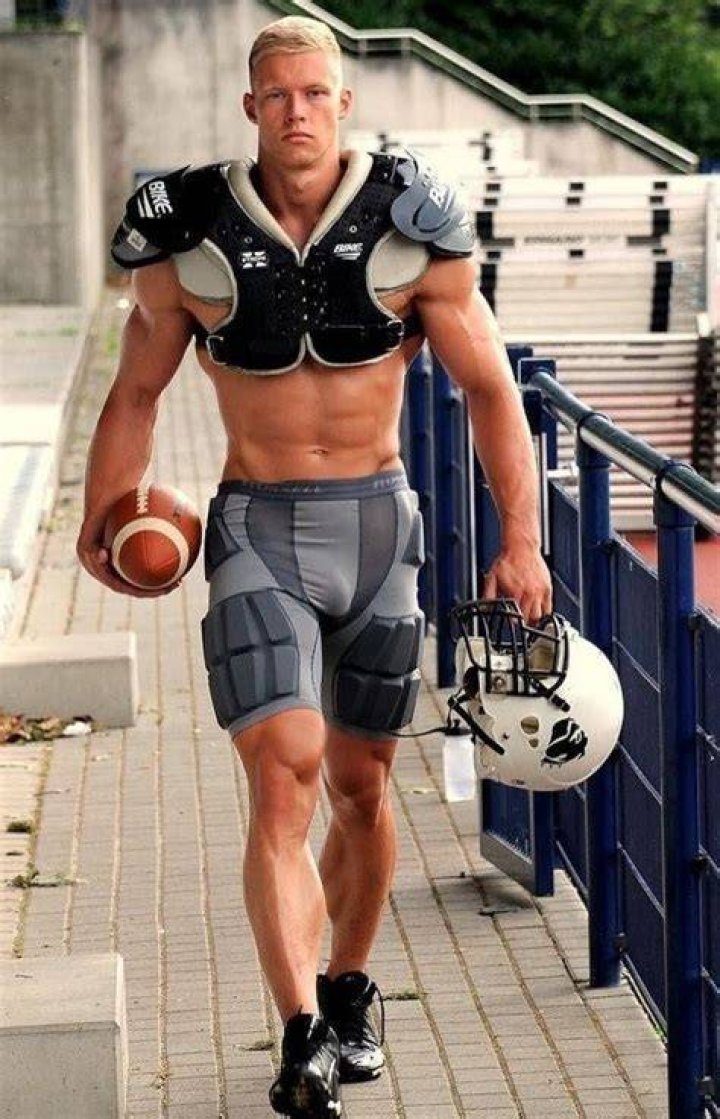 Pinterest Hot men bulge, Athletic men, Muscle men