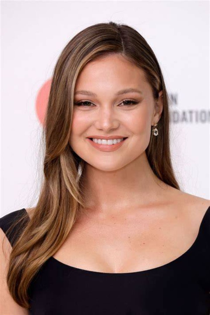 Poze Olivia Holt Actor Poza 13 din 30 CineMagia.ro