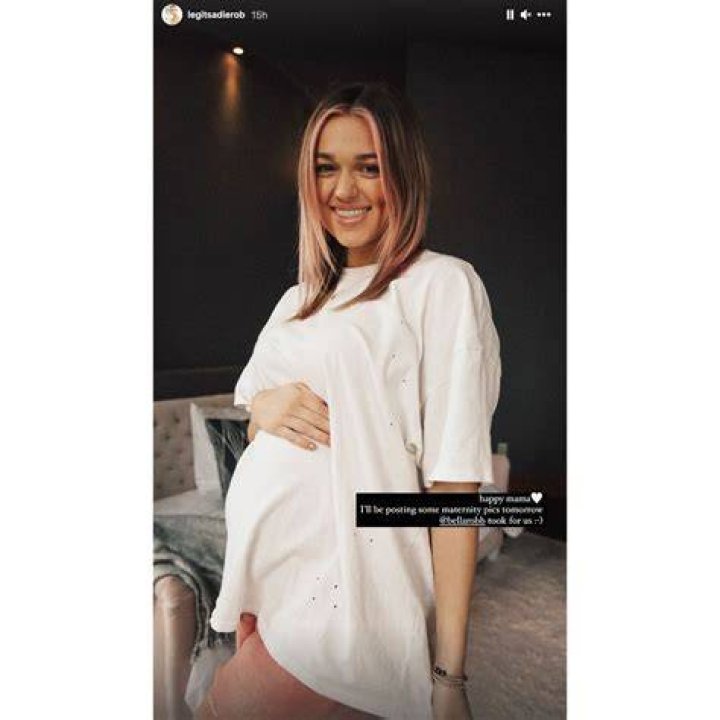 Pregnant Sadie Robertson Shows Maternity Shoot Pics in 3rd Trimester