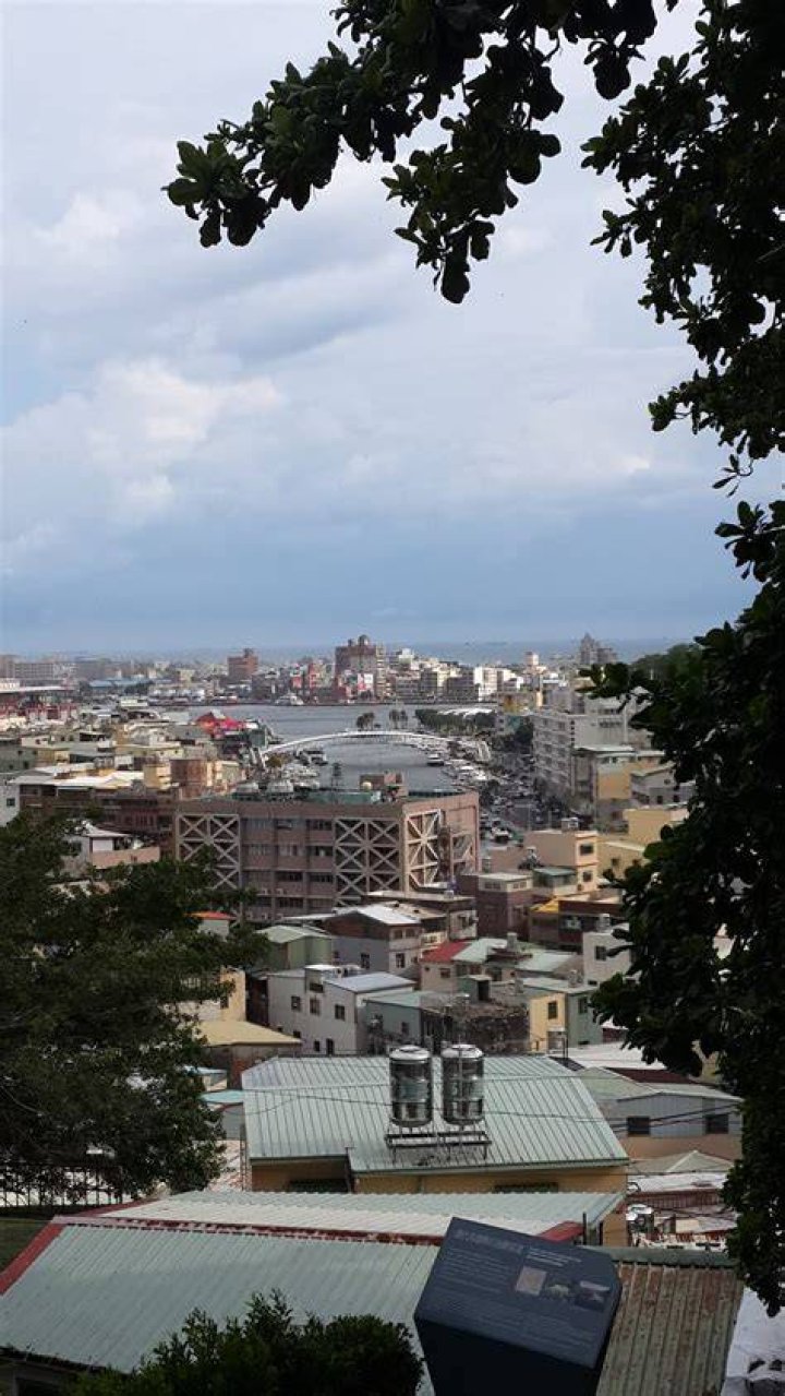 REBECCA INKKA TEN ☽ on Instagram &ldquo;Ocean breeze and golden glow 🌅 