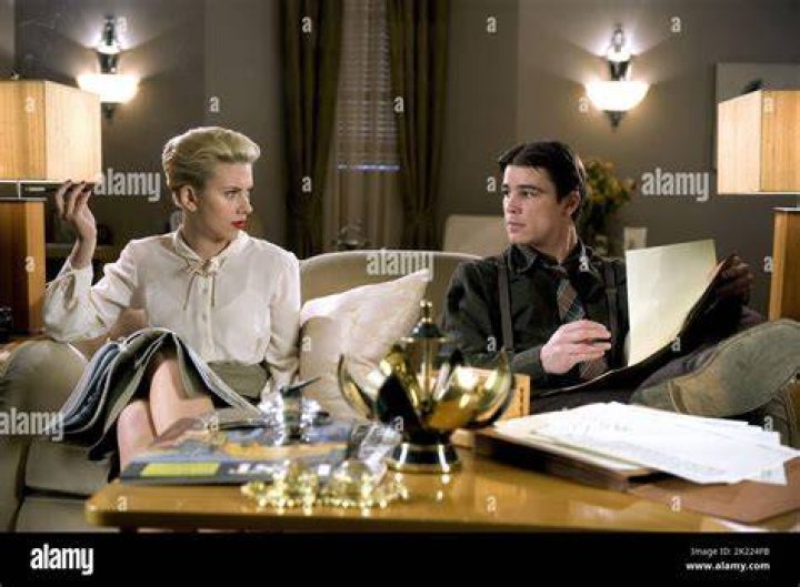 Scarlett Johansson and Josh in 2004 Remember When These Celebrity Couples Went Public