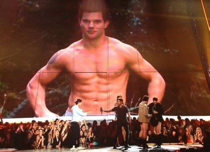 Taylor Lautner MTV Movie Awards 2009 Taylor & Selena Photo (6494765
