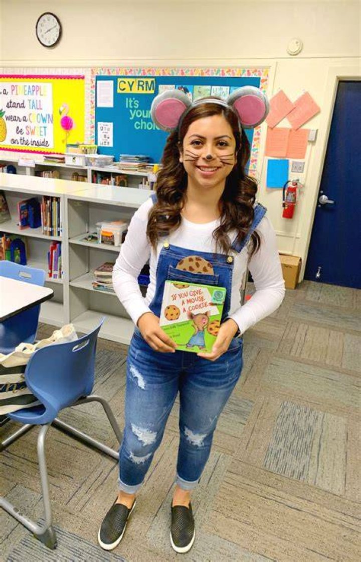 Teacher book character day costume characterdayspiritweek Teacher