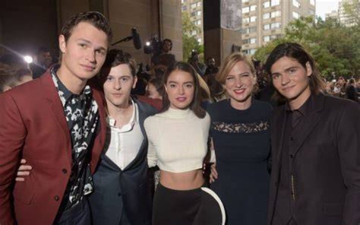 Travis Tope Height, Weight, Age, Girlfriend, Family, Facts, Biography