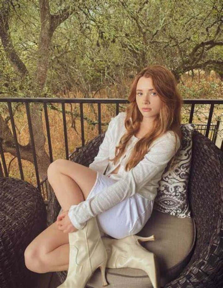 Violet Brinson Bio, Age, Height, Net Worth, Boyfriend, Dating