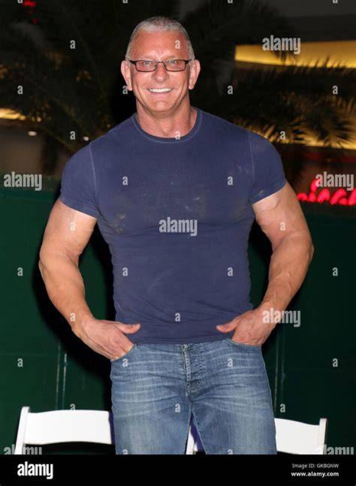 Who is Robert Irvine's wife? Everything you need to know Tuko.co.ke